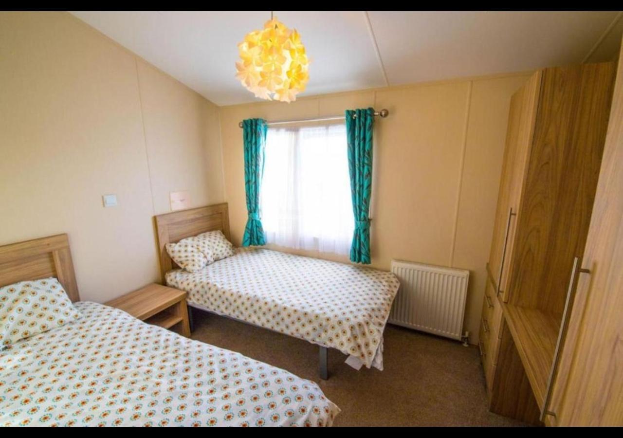Mp630 Lodge - Camber Sands Holiday Park - Sleeps 8 - Huge Decking - Dishwasher - Washing Machine المظهر الخارجي الصورة